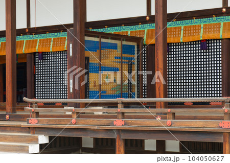 京都御所 清涼殿 若葉に新緑 京都御所 清涼殿 若葉に新緑 104050627