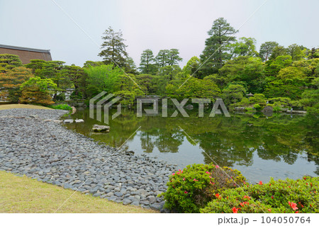 京都御所 御池庭 御内庭 若葉に新緑 京都御所 御池庭 御内庭 若葉に新緑 104050764