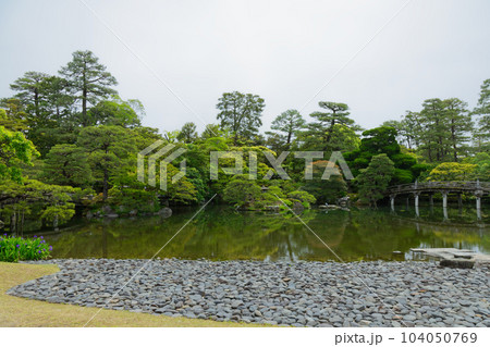 京都御所 御池庭 御内庭 若葉に新緑 京都御所 御池庭 御内庭 若葉に新緑 104050769