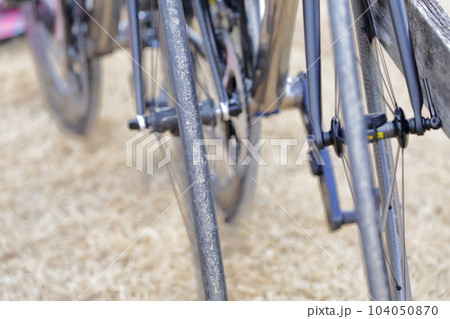 競技用自転車の前輪タイヤ 競技用自転車の前輪タイヤ 104050870