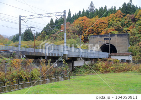 北海道新幹線が間近で見られるスポット（青函トンネル入口広場　青森県 今別町） 104050911