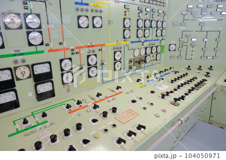 原子力発電の操作パネル 原子力発電の操作パネル 104050971