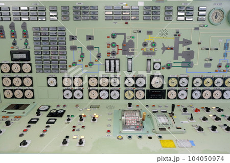 原子力発電の操作パネル 原子力発電の操作パネル 104050974