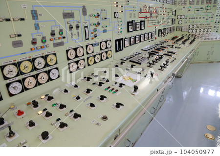 原子力発電の操作パネル 原子力発電の操作パネル 104050977
