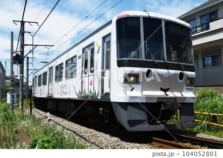 長津田へ向けてこどもの国線をゆく横浜高速鉄道Y000系 104052801