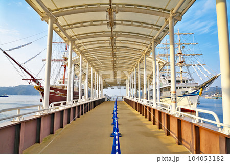 【福良港の鳴門海峡うずしおクルーズ船】 兵庫県南あわじ市福良 104053182