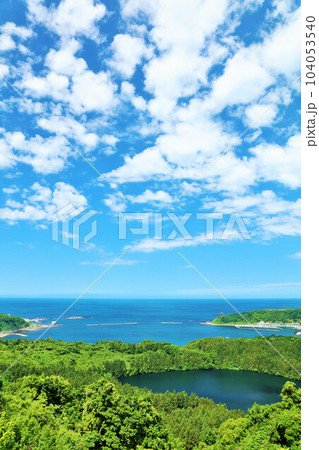 秋田県　青空の男鹿半島　八望台からの展望 104053540