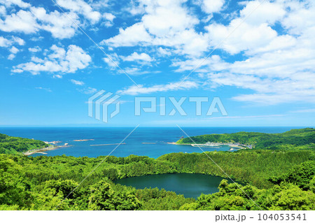 秋田県　青空の男鹿半島　八望台からの展望 104053541