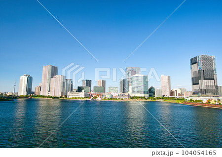 豊洲大橋から観たららぽーと豊洲高層マンションの風景 豊洲大橋から観たららぽーと豊洲高層マンションの風景 104054165