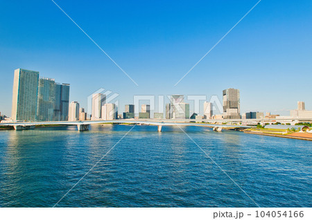 豊洲大橋から観たららぽーと豊洲高層マンションの風景 104054166