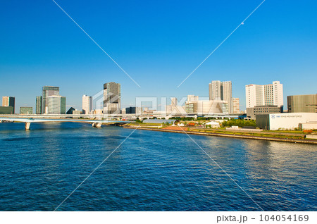 豊洲大橋から観たららぽーと豊洲高層マンションの風景 豊洲大橋から観たららぽーと豊洲高層マンションの風景 104054169