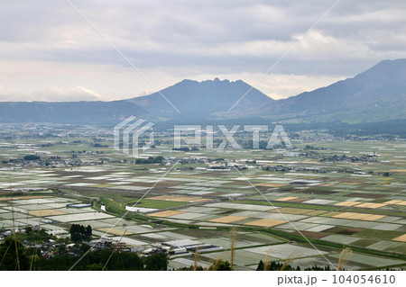 阿蘇山の眺望(熊本県・阿蘇市 阿蘇山の眺望(熊本県・阿蘇市 104054610