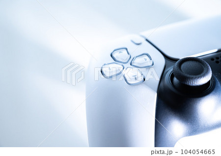 ゲームのコントローラー_白背景 ゲームのコントローラー_白背景 104054665