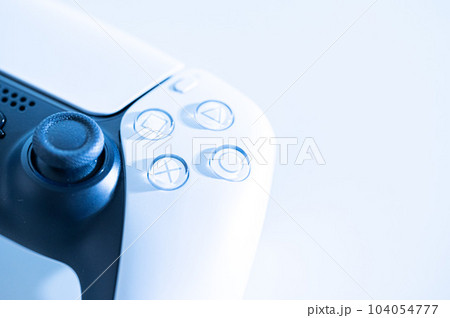 ゲームのコントローラー_白背景 ゲームのコントローラー_白背景 104054777