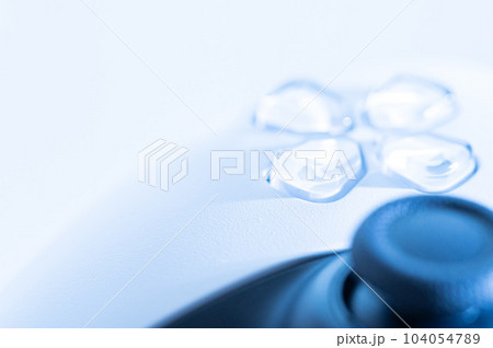 ゲームのコントローラー_白背景 ゲームのコントローラー_白背景 104054789