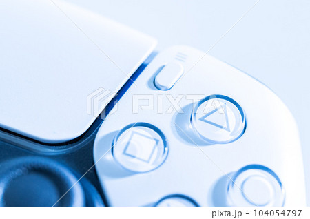 ゲームのコントローラー_白背景 ゲームのコントローラー_白背景 104054797