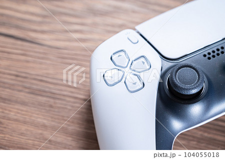 ゲームのコントローラー_木目背景 ゲームのコントローラー_木目背景 104055018