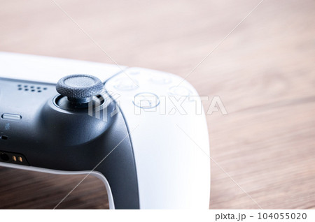 ゲームのコントローラー_木目背景 ゲームのコントローラー_木目背景 104055020