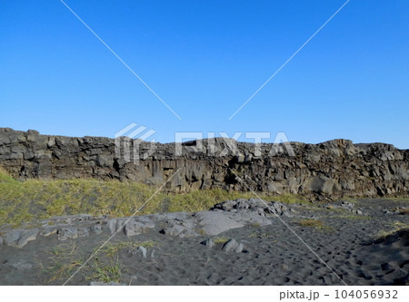 アイスランド　Bridge Between Continents　夏 104056932