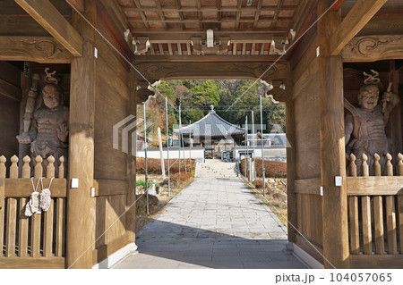【龍宝寺】 兵庫県洲本市五色町鮎原葛尾 104057065