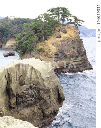 静岡県　堂ヶ島　亀島と蛇島　2月 104059552