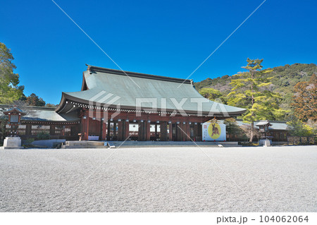【橿原神宮 (拝殿)】 奈良県橿原市久米町 【橿原神宮 (拝殿)】 奈良県橿原市久米町 104062064