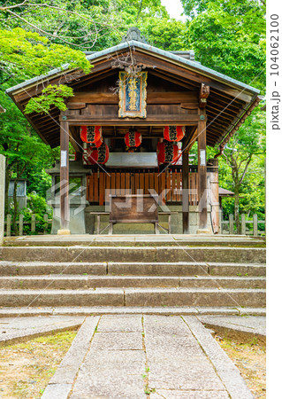京都市左京区の竹中稲荷神社　中殿 104062100