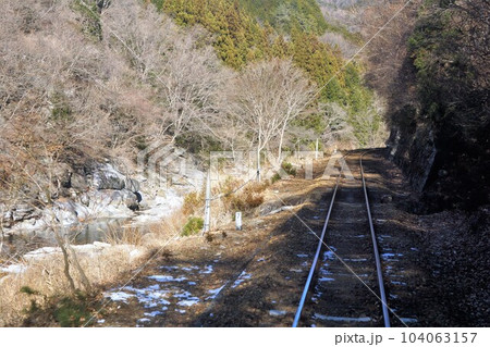 わたらせ渓谷鉄道からの車窓風景 (原向駅から沢入駅間) わたらせ渓谷鉄道からの車窓風景 (原向駅から沢入駅間) 104063157