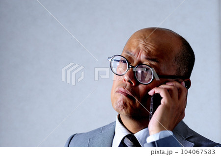寂しい中年男性 寂しい中年男性 104067583