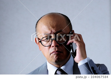 寂しい中年男性 寂しい中年男性 104067584