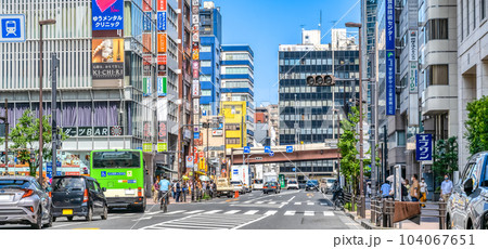 東京都千代田区の都市風景 秋葉原 秋葉原駅前南通り 東京都千代田区の都市風景 秋葉原 秋葉原駅前南通り 104067651