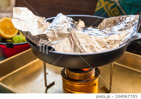 スキレットでのホイル焼き 104067785