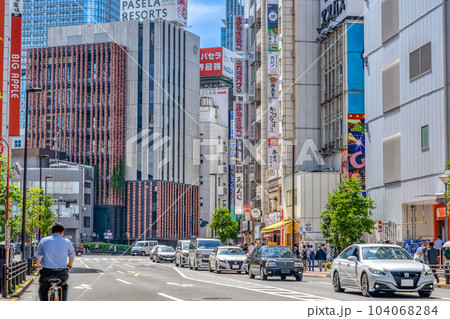 東京都千代田区の都市風景 秋葉原 秋葉原駅前南通り 東京都千代田区の都市風景 秋葉原 秋葉原駅前南通り 104068284