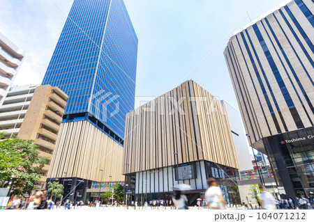 複合商業施設　ハレザ池袋の街並み 104071212