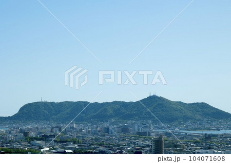 五稜郭タワーから見た函館市街、函館山 104071608