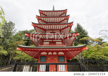 Chureito pagoda in spring park, Yamanashi, Japan Chureito pagoda in spring park, Yamanashi, Japan 104072154