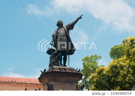 Columbus Statue and Cathedral, Parque Colon, Santo Domingo. Dominican Republic. Columbus Statue and Cathedral, Parque Colon, Santo Domingo. Dominican Republic. 104080654