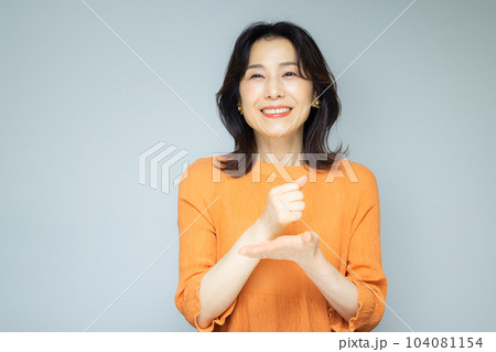 50代女性 50代女性 104081154