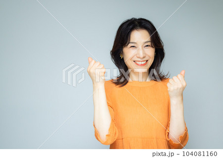 50代女性  104081160