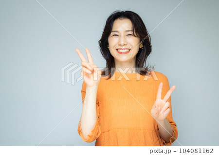 50代女性  104081162