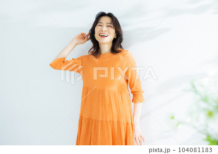 50代女性  104081183