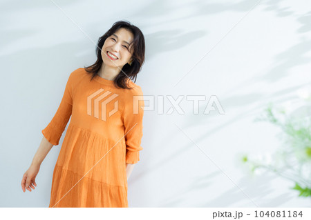 50代女性  104081184