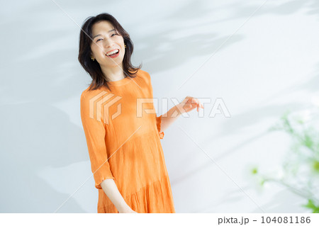 50代女性 50代女性 104081186