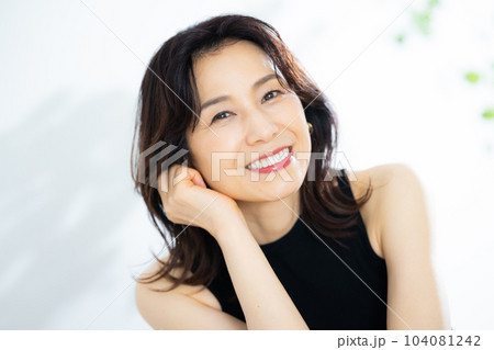 50代女性 104081242