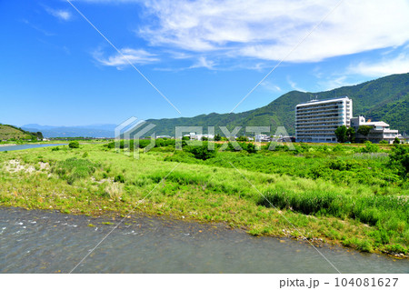 万葉橋/千曲川より下流/大正橋方向を望む(長野県千曲市)【2023.6】 万葉橋/千曲川より下流/大正橋方向を望む(長野県千曲市)【2023.6】 104081627