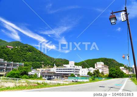 万葉橋／千曲川付近より戸倉上山田温泉方面を望む(長野県千曲市)【2023.6】 104081863