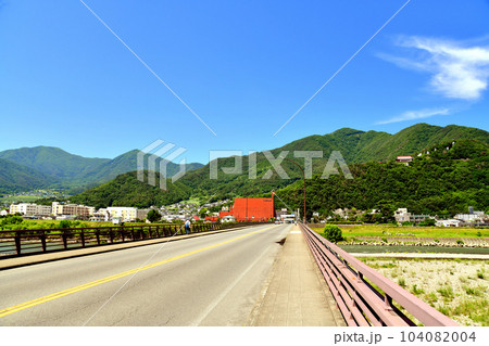万葉橋/千曲川より戸倉上山田温泉方面を望む(長野県千曲市)【2023.6】 万葉橋/千曲川より戸倉上山田温泉方面を望む(長野県千曲市)【2023.6】 104082004