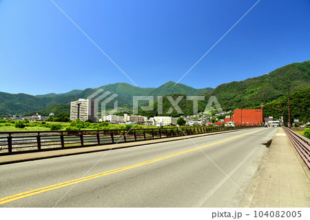 万葉橋/千曲川より戸倉上山田温泉方面を望む(長野県千曲市)【2023.6】 万葉橋/千曲川より戸倉上山田温泉方面を望む(長野県千曲市)【2023.6】 104082005