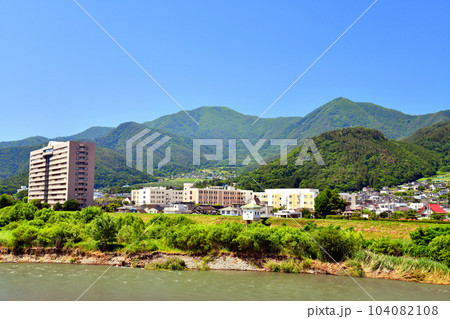 万葉橋／千曲川より上山田病院方面を望む(長野県千曲市)【2023.6】 104082108