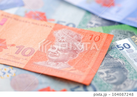 マレーシアの通貨、リンギット（MYR）の紙幣 104087248